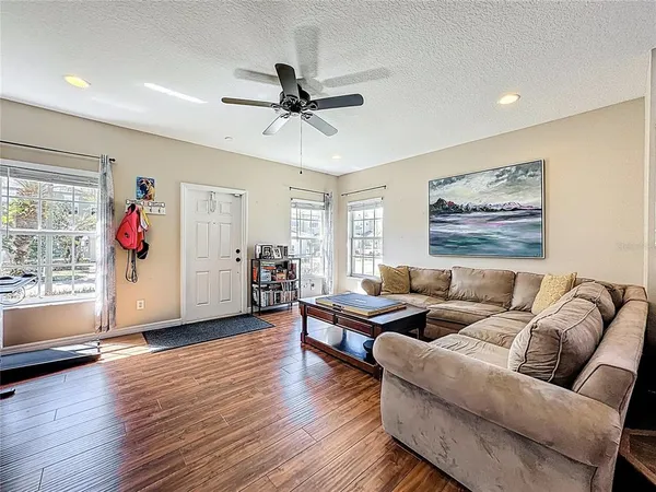 $300,000 | 13836 Daniels Landing Circle, Winter Garden, FL 34787