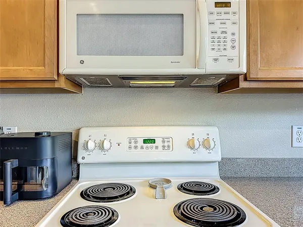 $300,000 | 13836 Daniels Landing Circle, Winter Garden, FL 34787