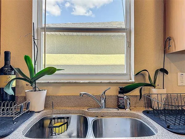 $300,000 | 13836 Daniels Landing Circle, Winter Garden, FL 34787