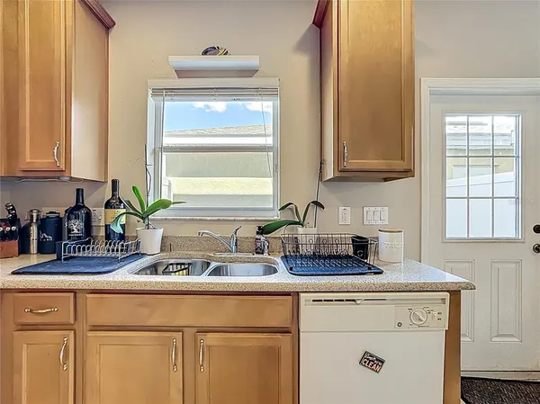 $300,000 | 13836 Daniels Landing Circle, Winter Garden, FL 34787