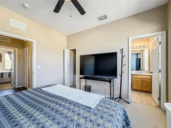 $300,000 | 13836 Daniels Landing Circle, Winter Garden, FL 34787