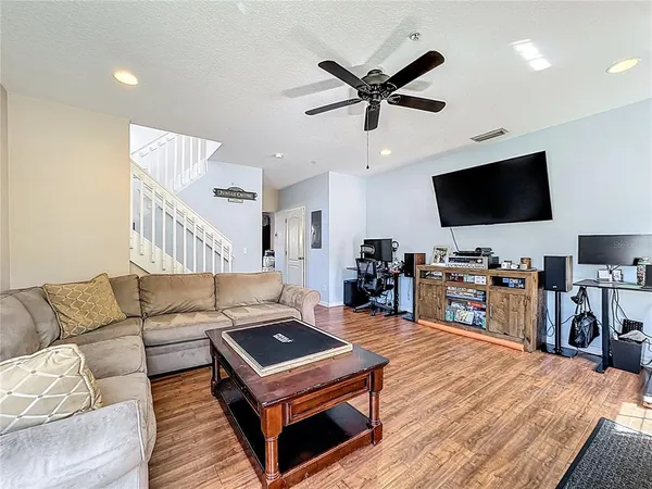 $300,000 | 13836 Daniels Landing Circle, Winter Garden, FL 34787