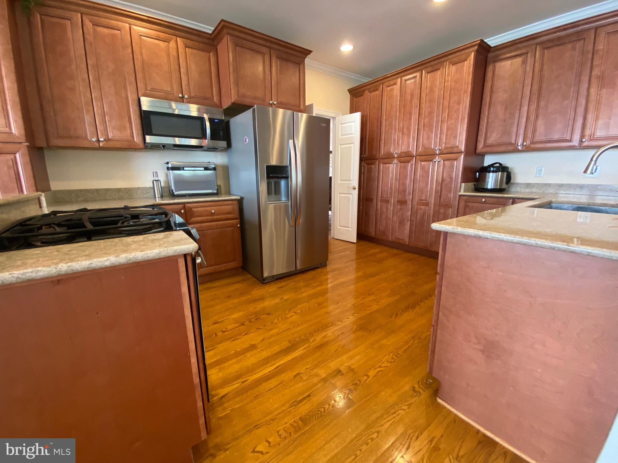 10614 Maplecrest Lane Potomac, MD 20854 - Photo 12 of 51