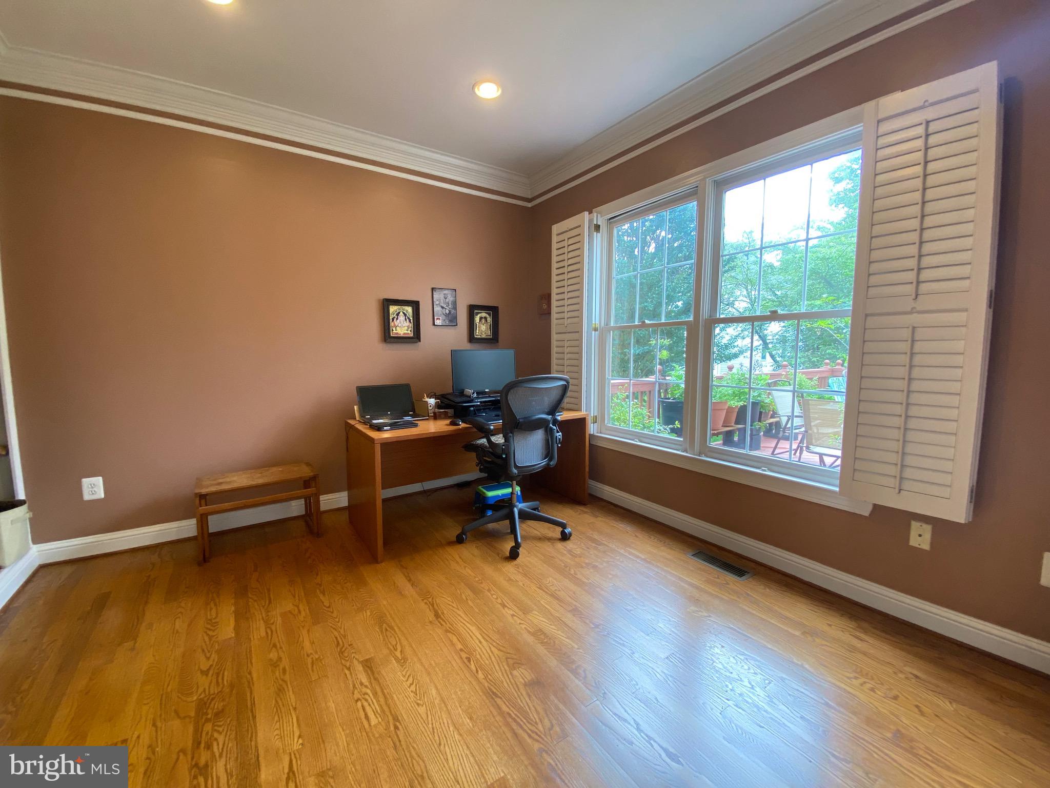 10614 Maplecrest Lane Potomac, MD 20854 - Photo 20 of 51