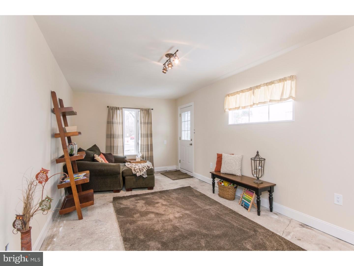 139 Terrace Road Levittown, PA 19056 - Photo 14 of 25 Family Room