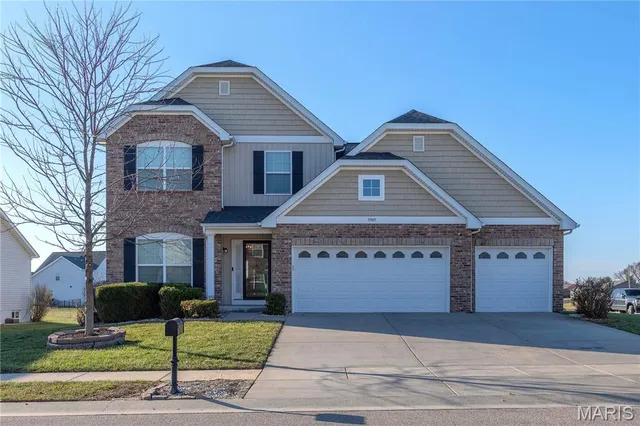 $349,900 | 3945 Beechmont Circle, Belleville, IL 62226