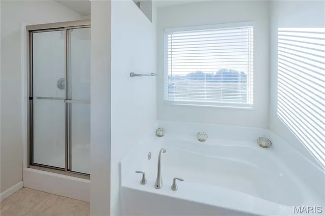 $349,900 | 3945 Beechmont Circle, Belleville, IL 62226