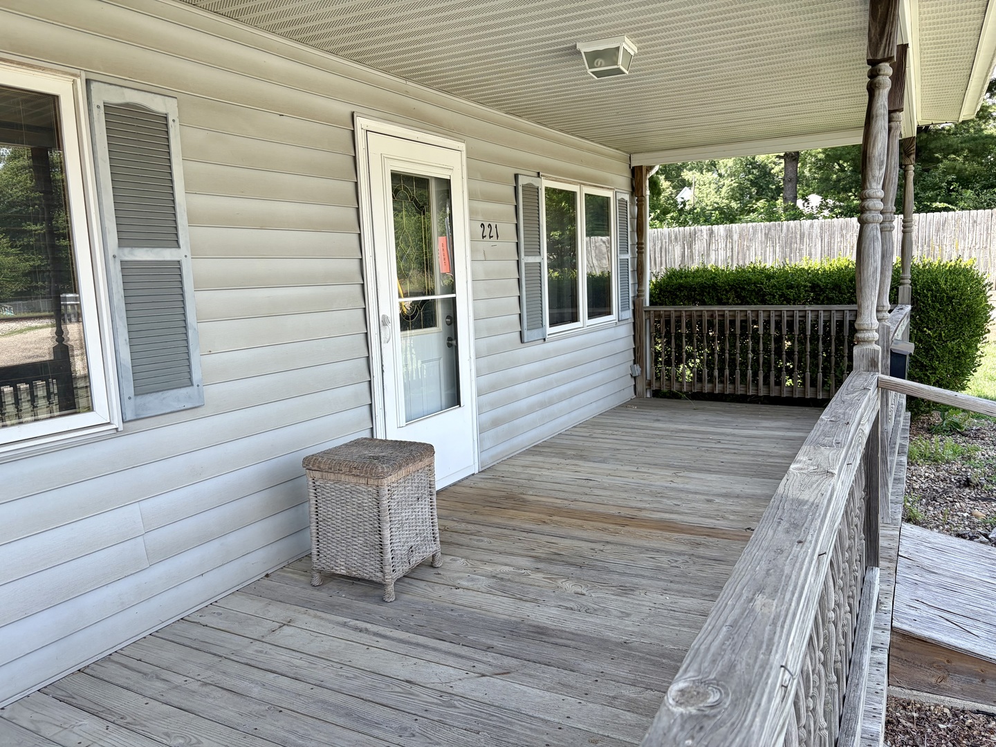 221 North George Street Clinton, IL 61727 - Photo 3 of 32
