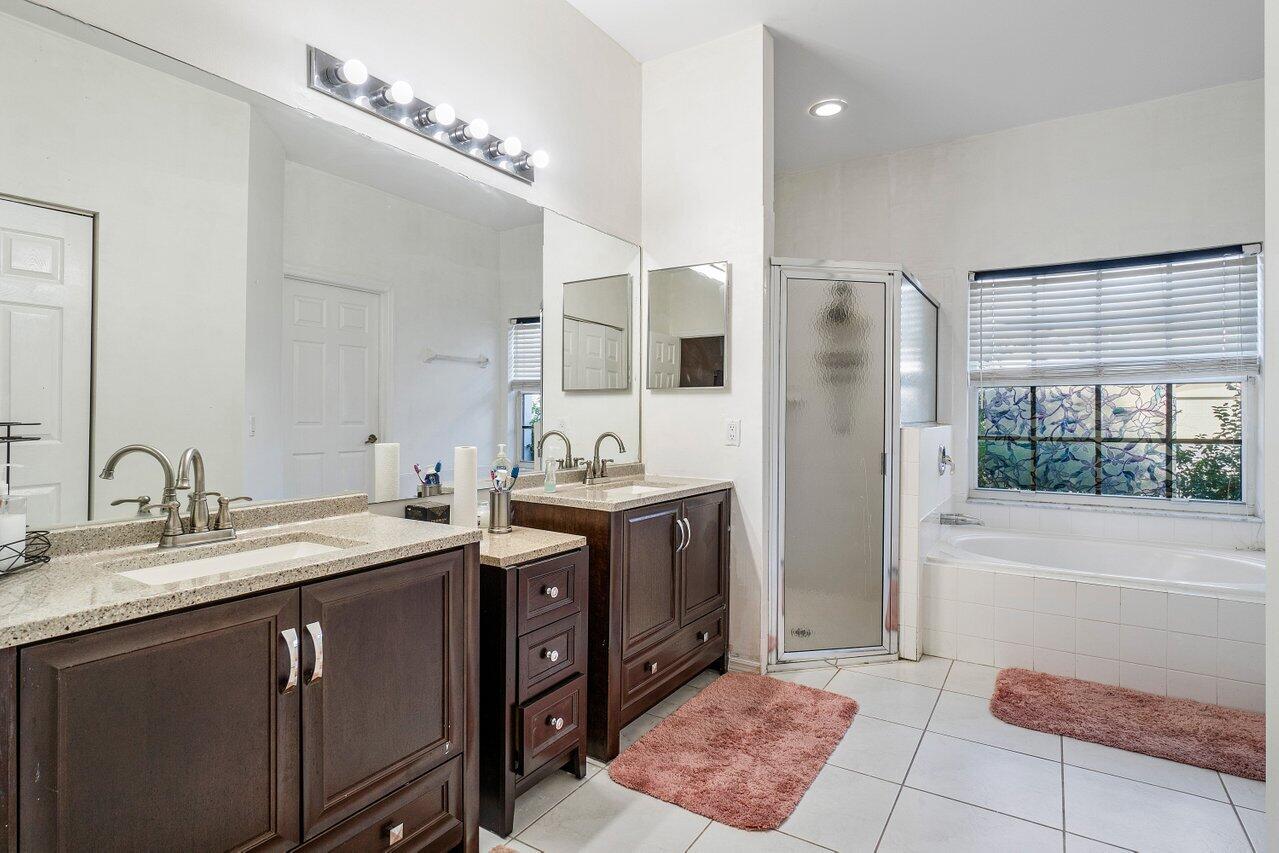11314 Edgewater Circle Wellington, FL 33414 - Photo 18 of 31 027-11314EdgewaterCir-Wellington-FL-SMAL
