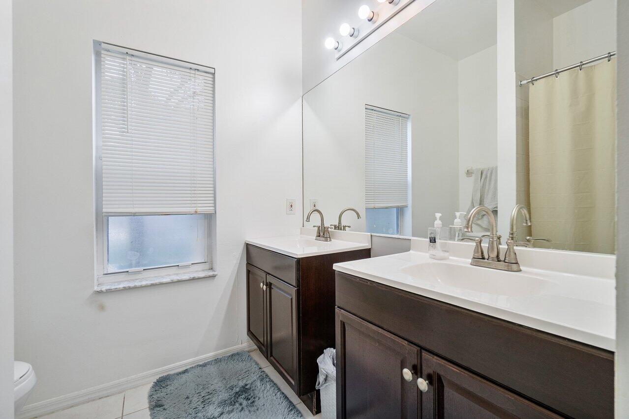 11314 Edgewater Circle Wellington, FL 33414 - Photo 21 of 31 025-11314EdgewaterCir-Wellington-FL-SMAL