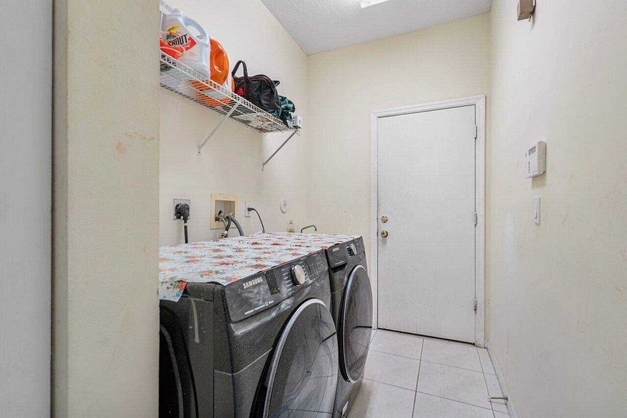 11314 Edgewater Circle Wellington, FL 33414 - Photo 23 of 31 029-11314EdgewaterCir-Wellington-FL-SMAL