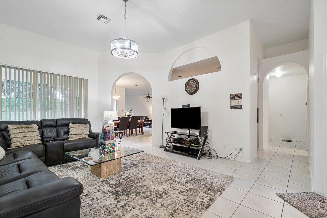 11314 Edgewater Circle Wellington, FL 33414 - Photo 4 of 31 008-11314EdgewaterCir-Wellington-FL-SMAL