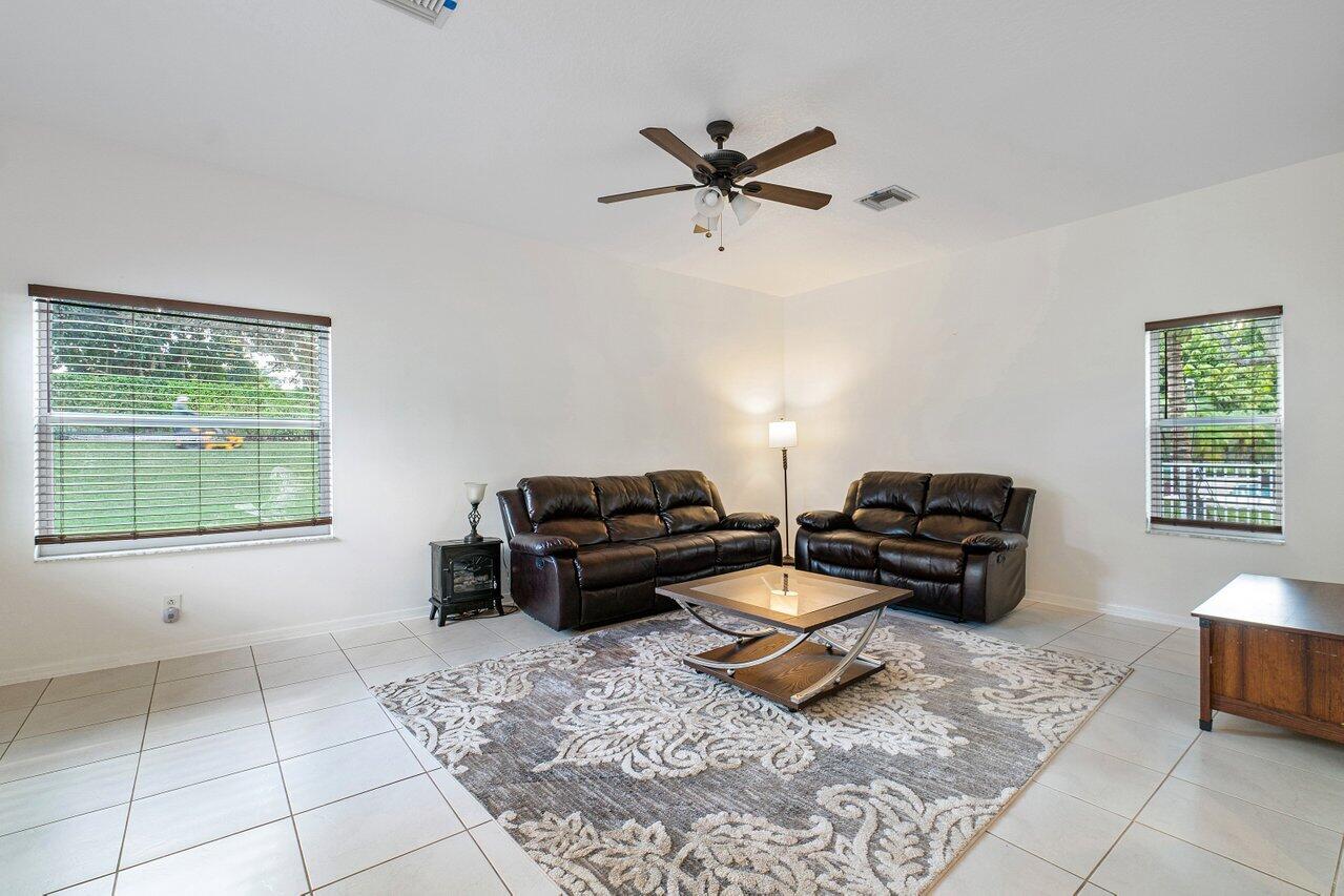 11314 Edgewater Circle Wellington, FL 33414 - Photo 7 of 31 013-11314EdgewaterCir-Wellington-FL-SMAL