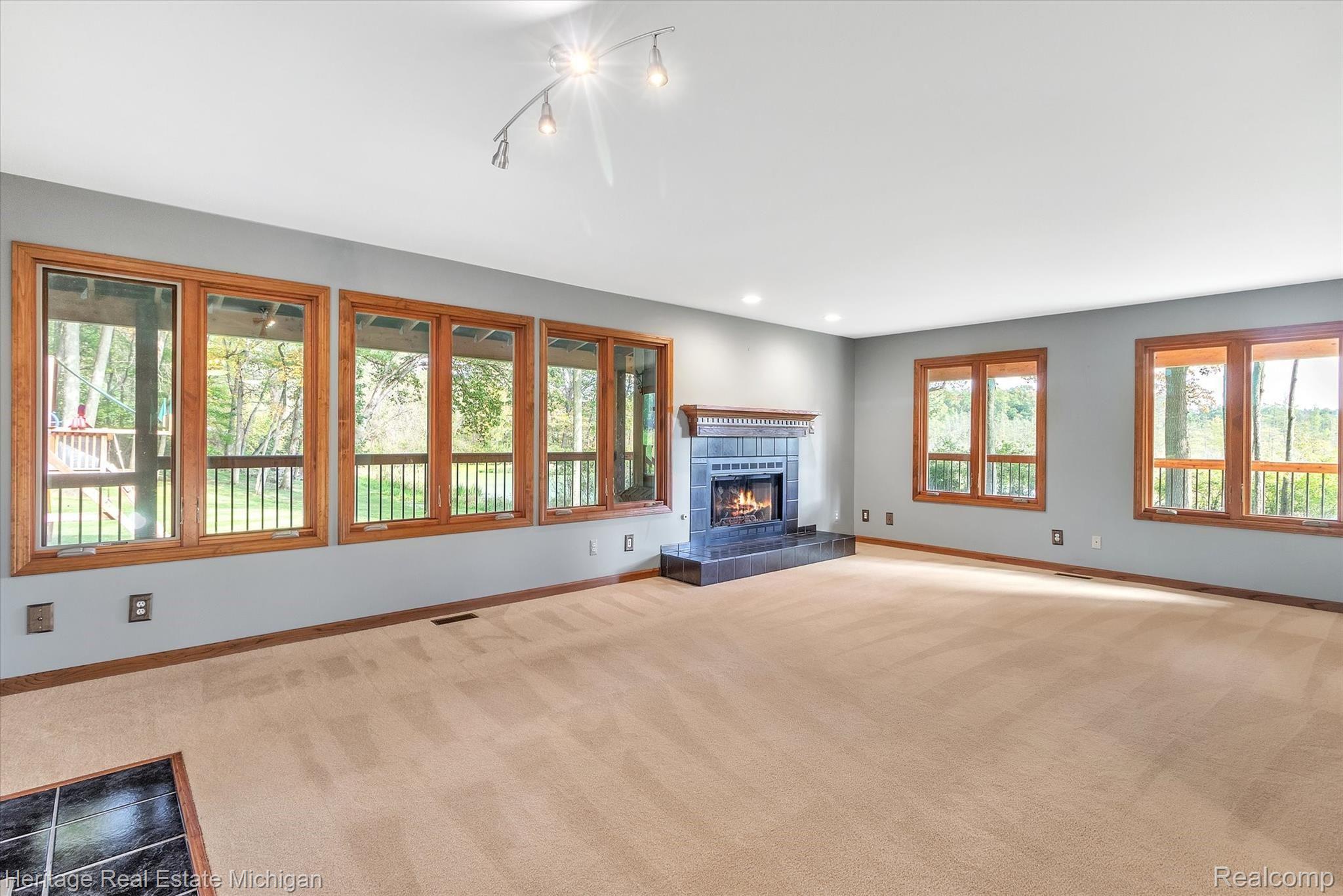 3800 Brighton Road Howell, MI 48843 - Photo 14 of 56 Livingroom