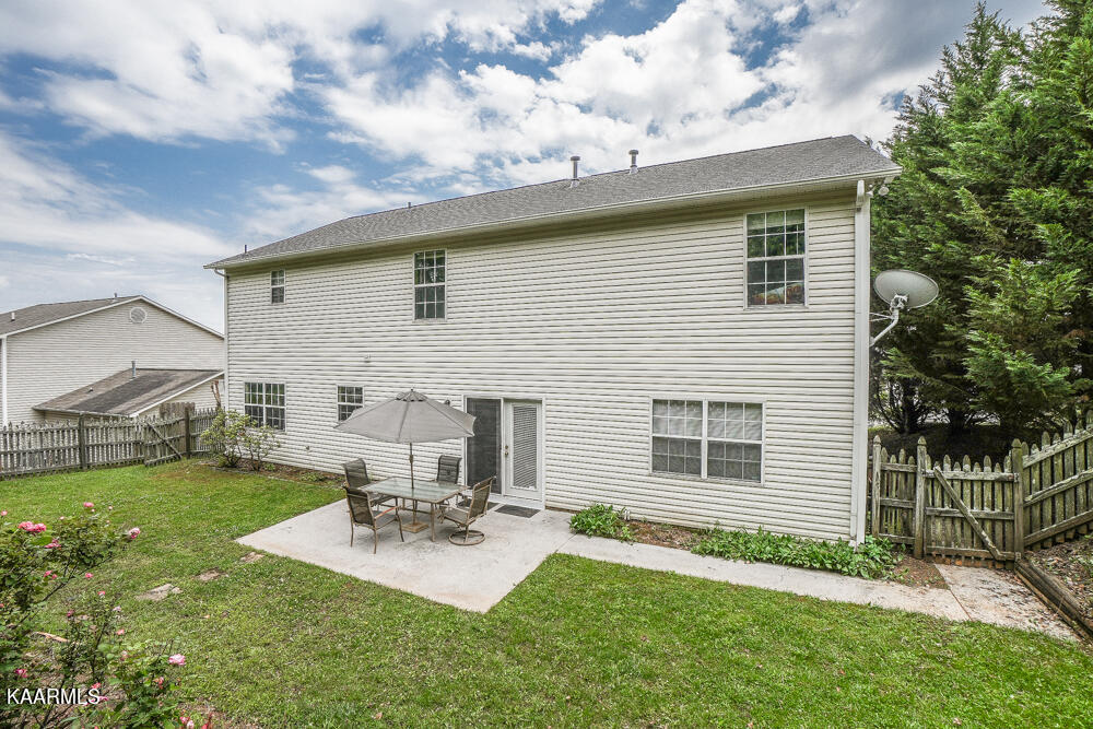 1146 Mortons Meadow Road Knoxville, TN 37932 - Photo 11 of 54 Fenced in backyard