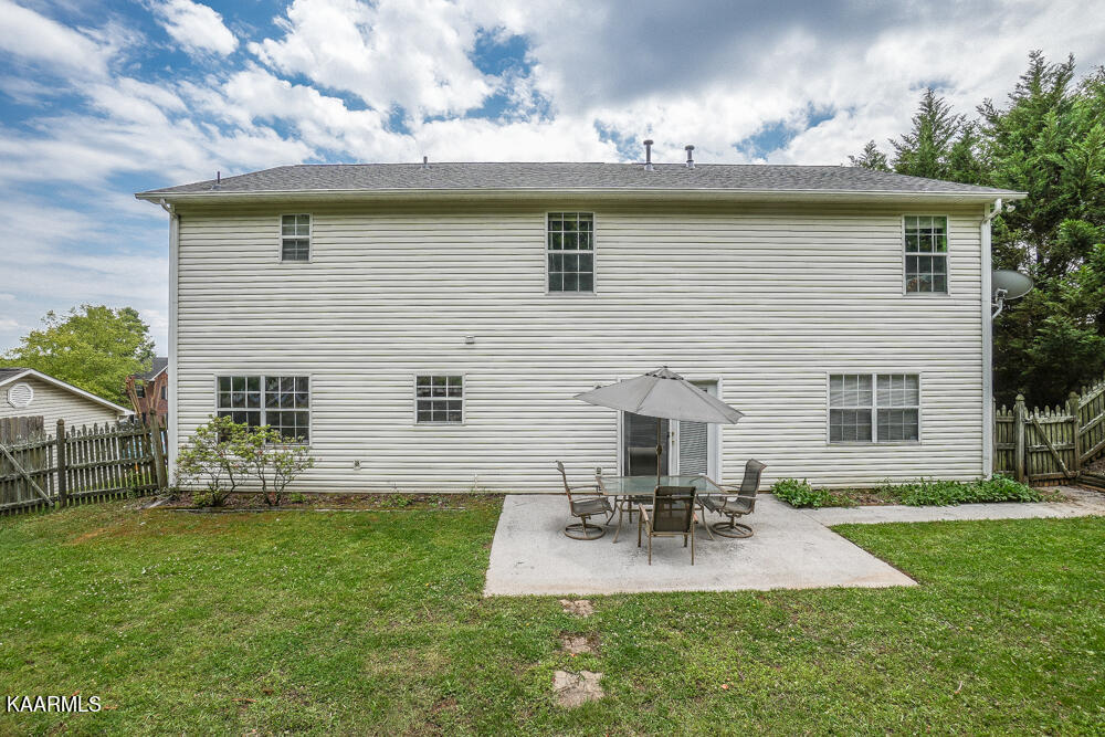 1146 Mortons Meadow Road Knoxville, TN 37932 - Photo 13 of 54 Fenced in backyard