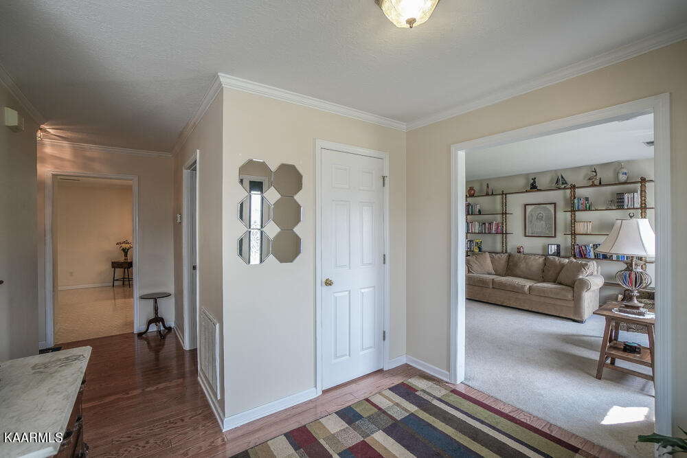 1146 Mortons Meadow Road Knoxville, TN 37932 - Photo 18 of 54 Entrance