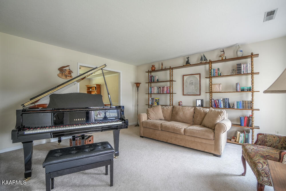 1146 Mortons Meadow Road Knoxville, TN 37932 - Photo 19 of 54 Den