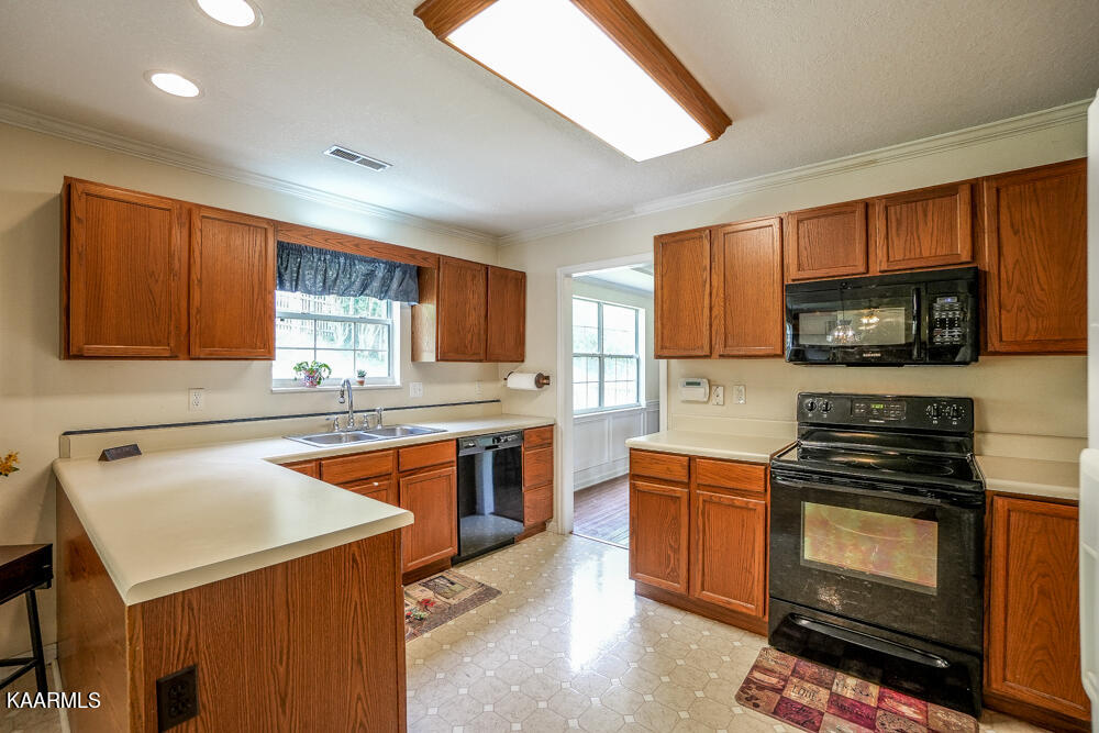 1146 Mortons Meadow Road Knoxville, TN 37932 - Photo 23 of 54 Kitchen