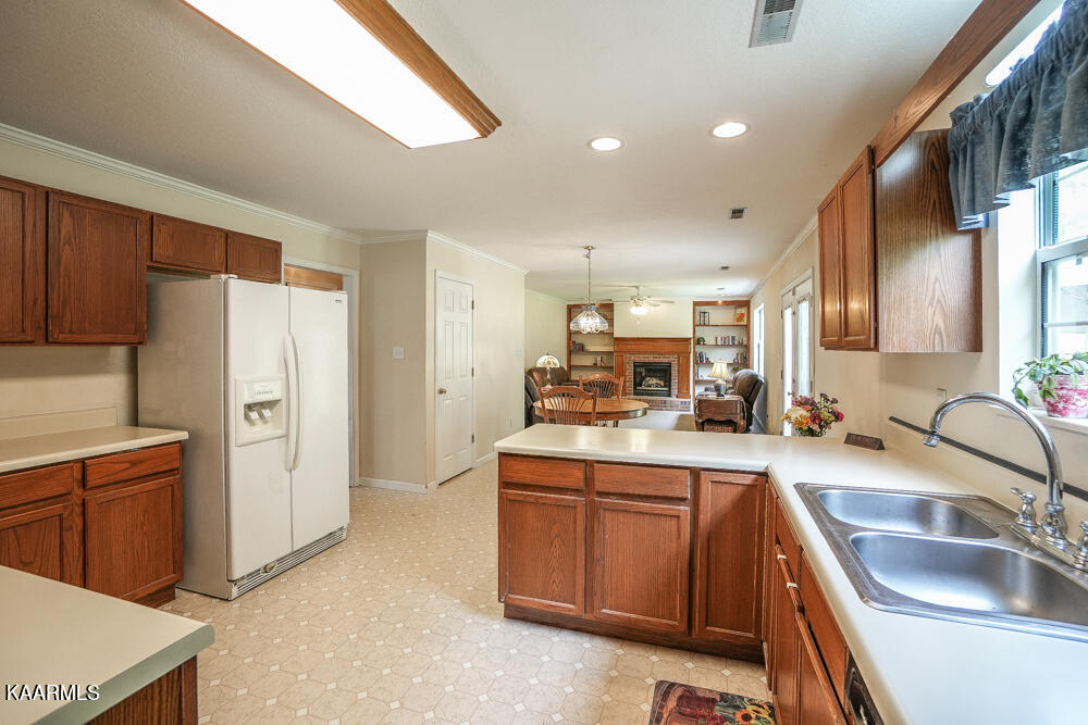 1146 Mortons Meadow Road Knoxville, TN 37932 - Photo 26 of 54 Kitchen
