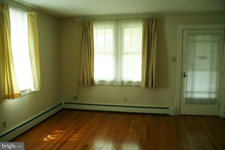 138 Morrisons Road Stephenson, VA 22656 - Photo 8 of 19 Living Room