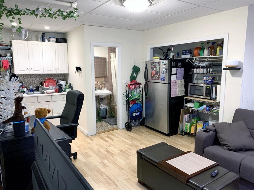 17 Aberdeen Street, Unit D Boston, MA 02215 - Photo 2 of 6