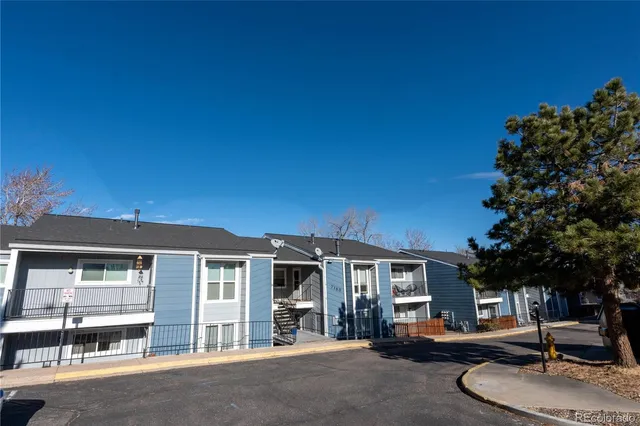 $1,975 | 7185 South Gaylord Street, Unit A13, Littleton, CO 80122
