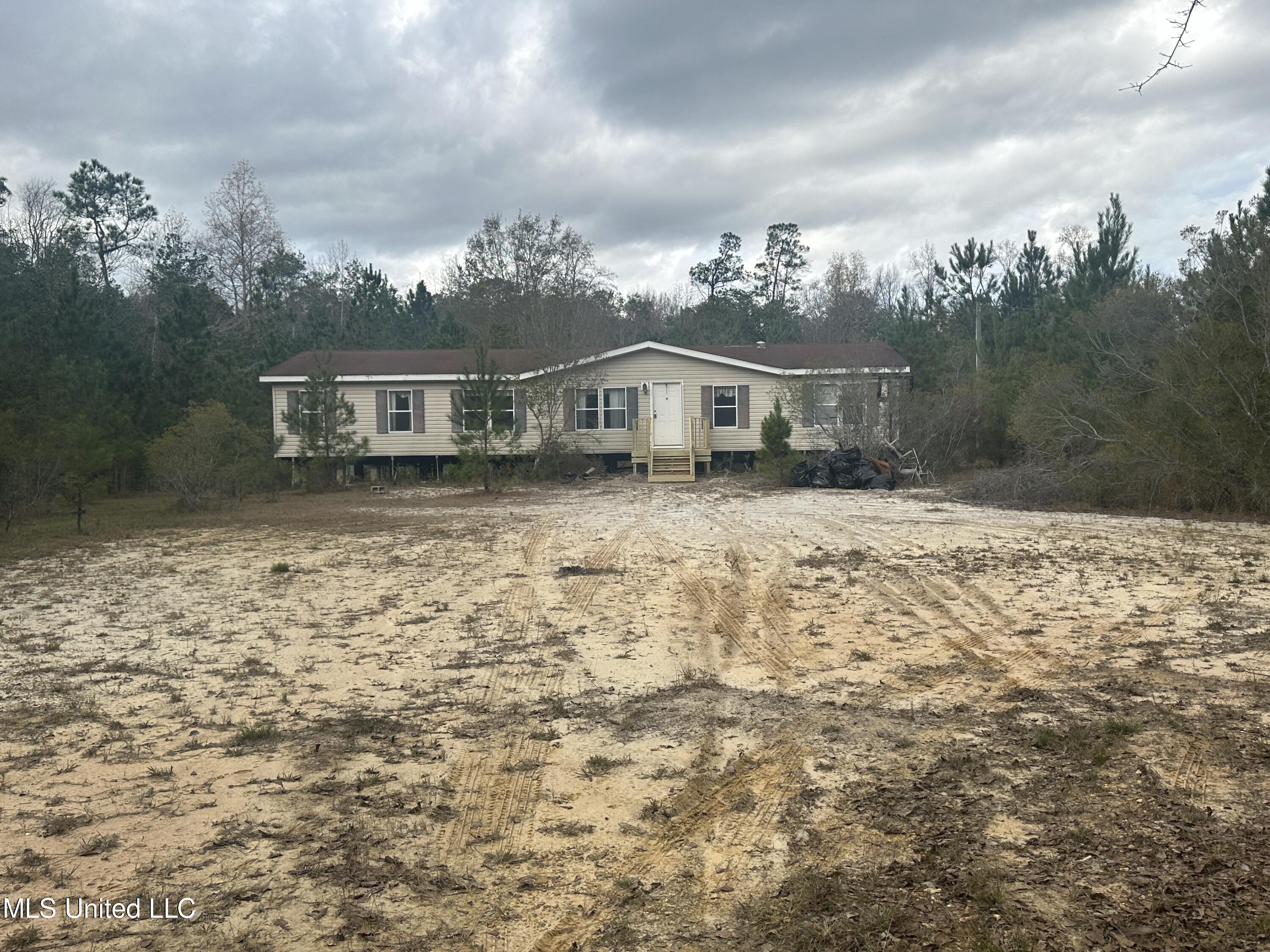 27 Blundell Road Perkinston, MS 39573 - Photo 2 of 14 IMG_0600