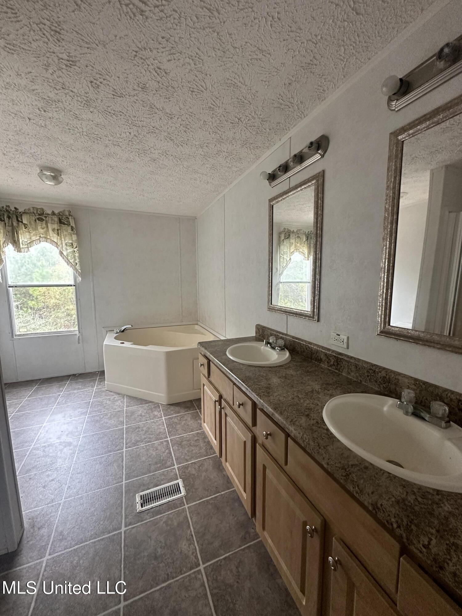 27 Blundell Road Perkinston, MS 39573 - Photo 7 of 14 IMG_0605