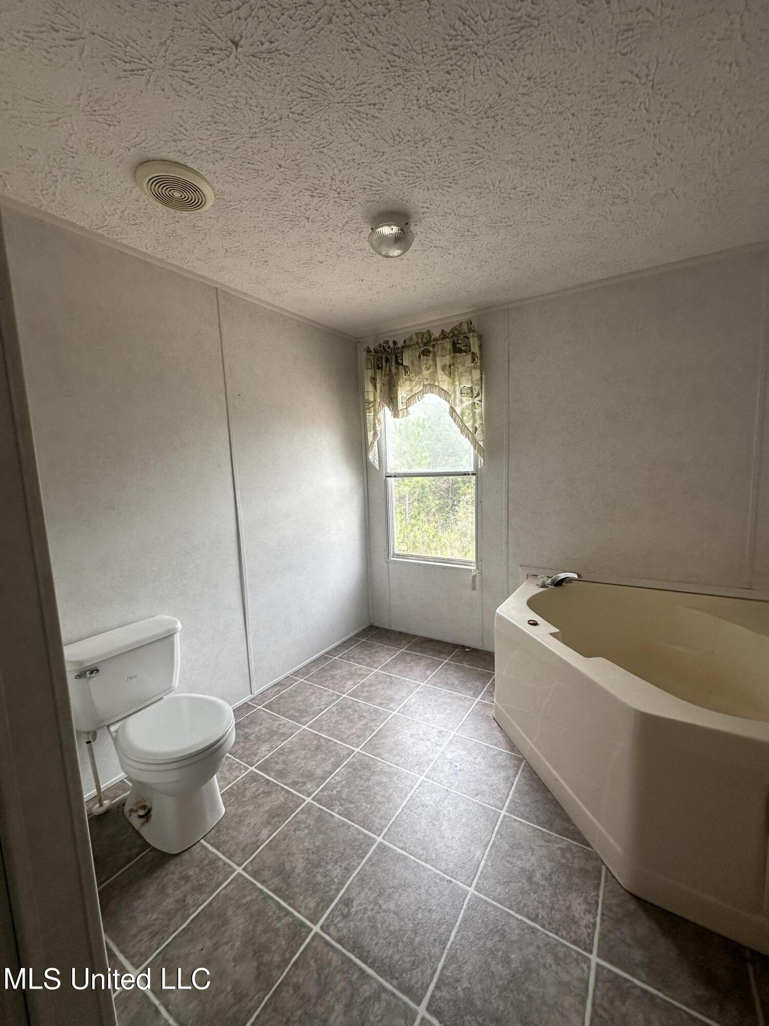 27 Blundell Road Perkinston, MS 39573 - Photo 8 of 14 IMG_0606