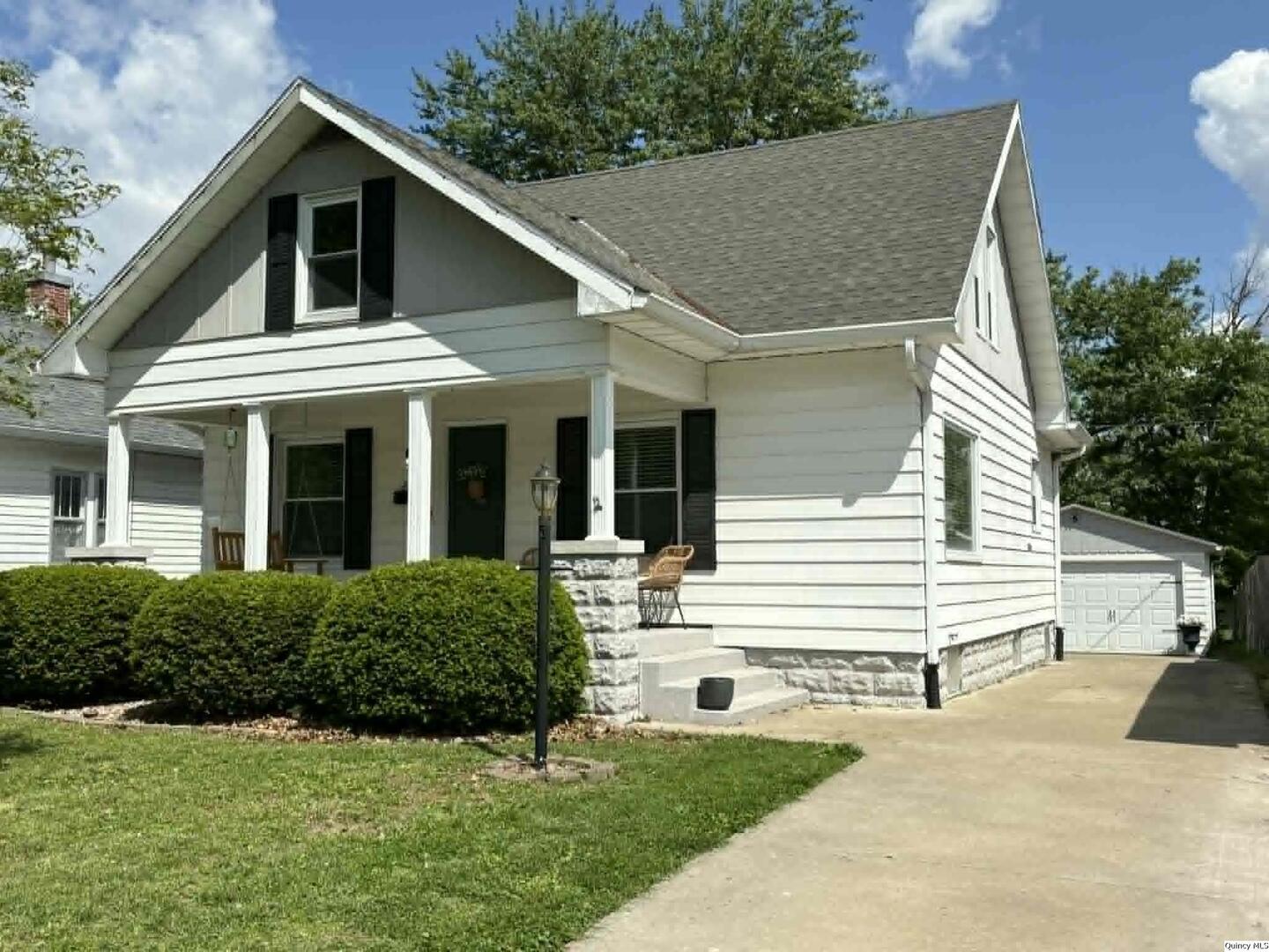 2847 Elm Street Quincy, IL 62301 - Photo 2 of 35
