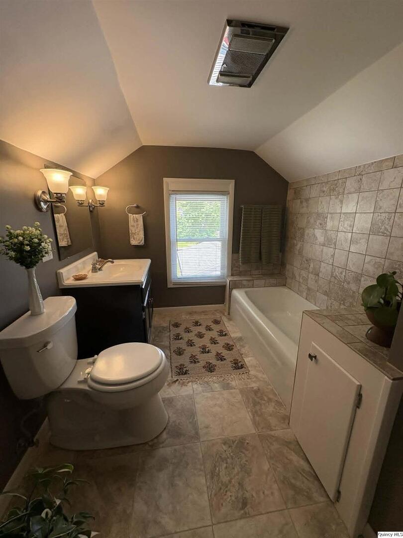 2847 Elm Street Quincy, IL 62301 - Photo 25 of 35