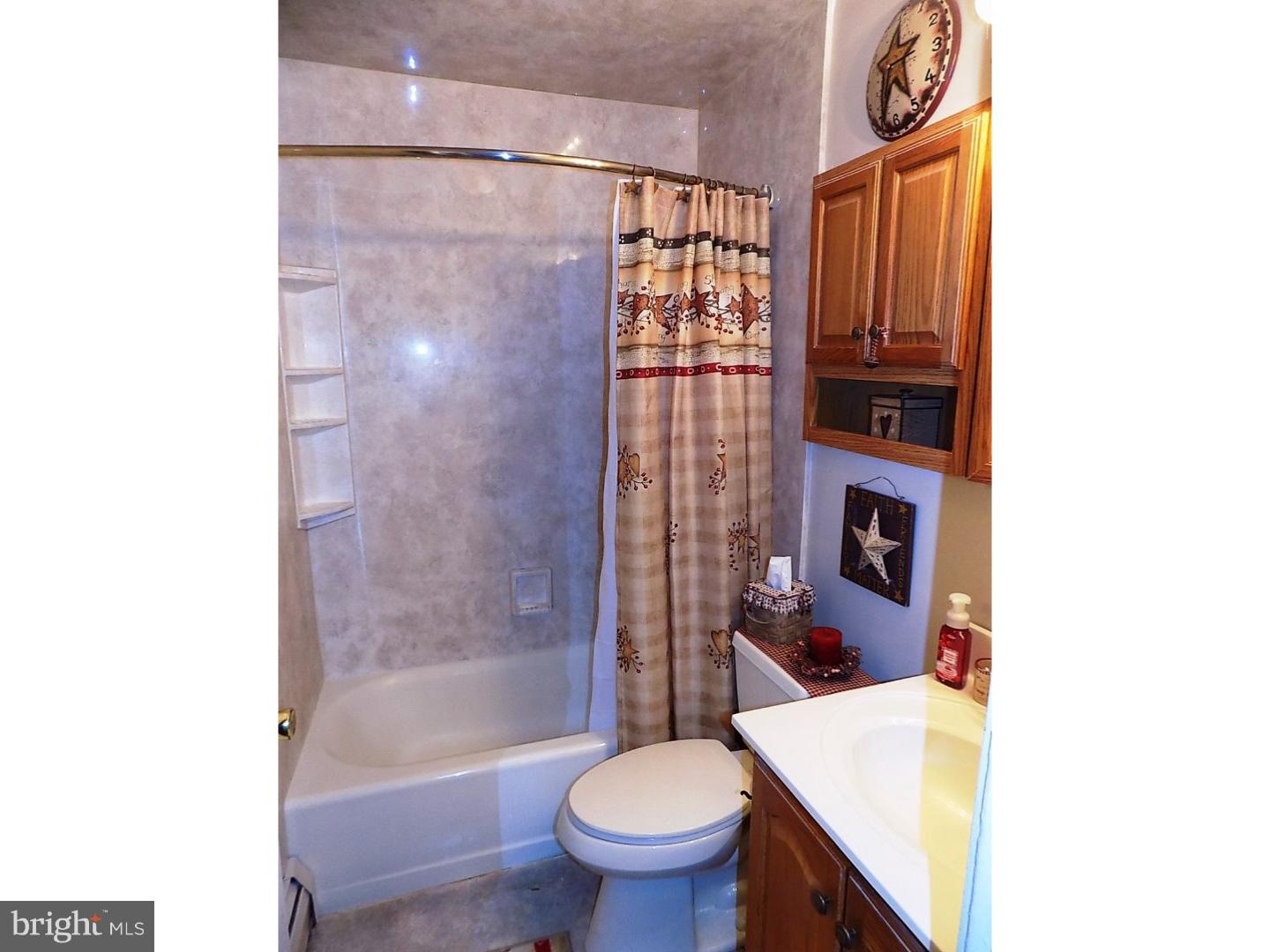 40 Goodturn Road Levittown, PA 19057 - Photo 14 of 20 Bathroom