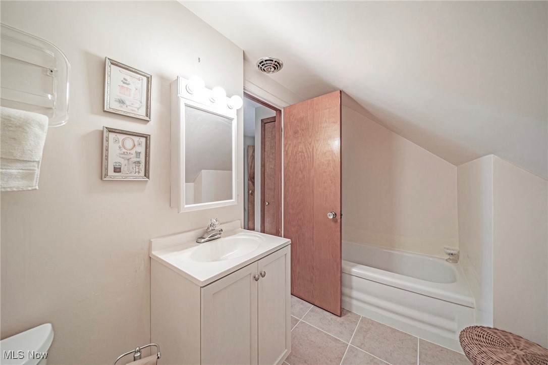 1199 Mayfield Ridge Road Cleveland, OH 44124 - Photo 17 of 20