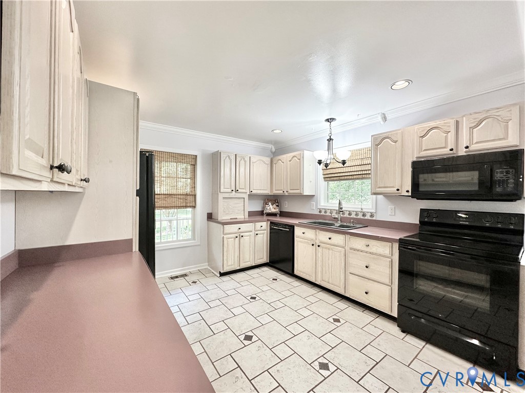 4352 Pierce Road Powhatan, VA 23139 - Photo 12 of 50