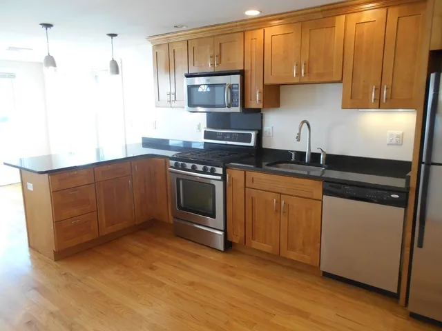 $2,600 | 4 Ropes Street, Unit 3, Salem, MA 01970