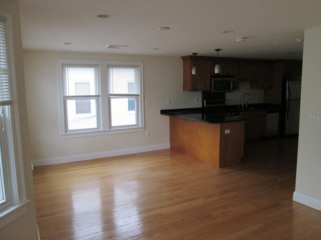 4 Ropes Street, Unit 3 Salem, MA 01970 - Photo 5 of 11