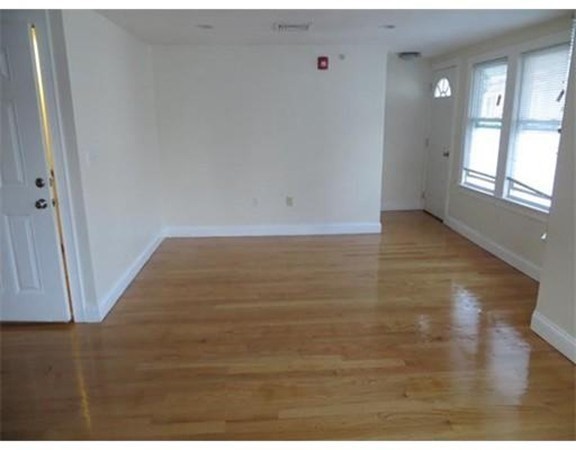 4 Ropes Street, Unit 3 Salem, MA 01970 - Photo 9 of 11