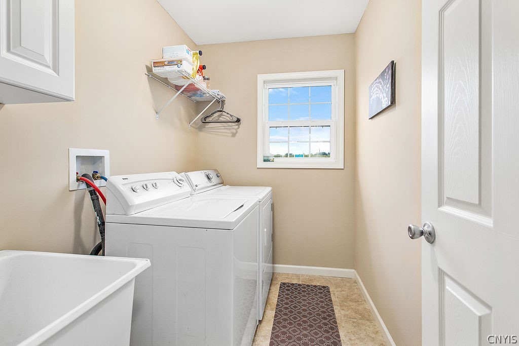 124 Red Barn Circle Clay, NY 13088 - Photo 15 of 32