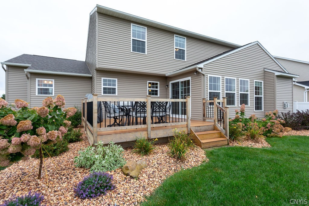 124 Red Barn Circle Clay, NY 13088 - Photo 2 of 32