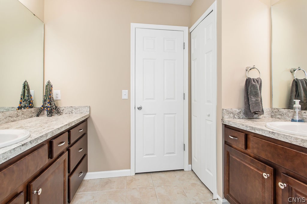 124 Red Barn Circle Clay, NY 13088 - Photo 30 of 32