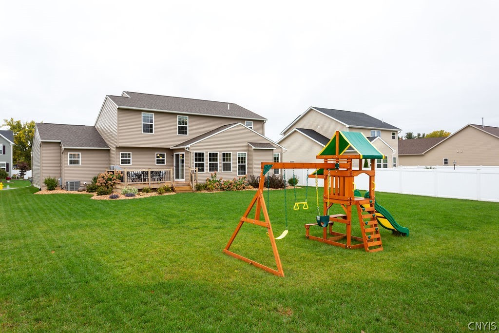 124 Red Barn Circle Clay, NY 13088 - Photo 3 of 32