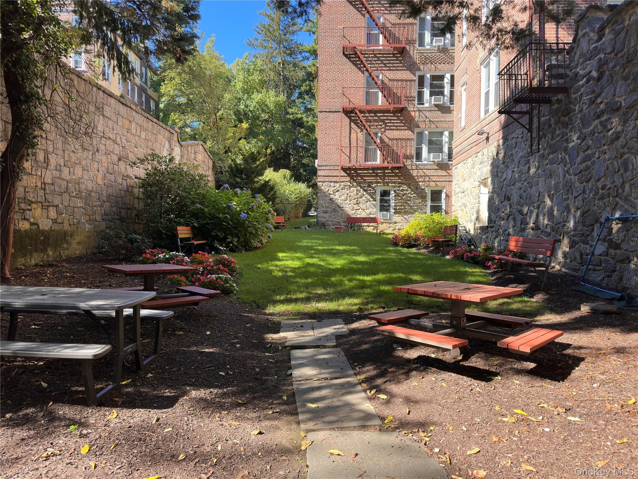 1468 Midland Avenue, Unit 4D Bronxville, NY 10708 - Photo 22 of 24 View of property's community