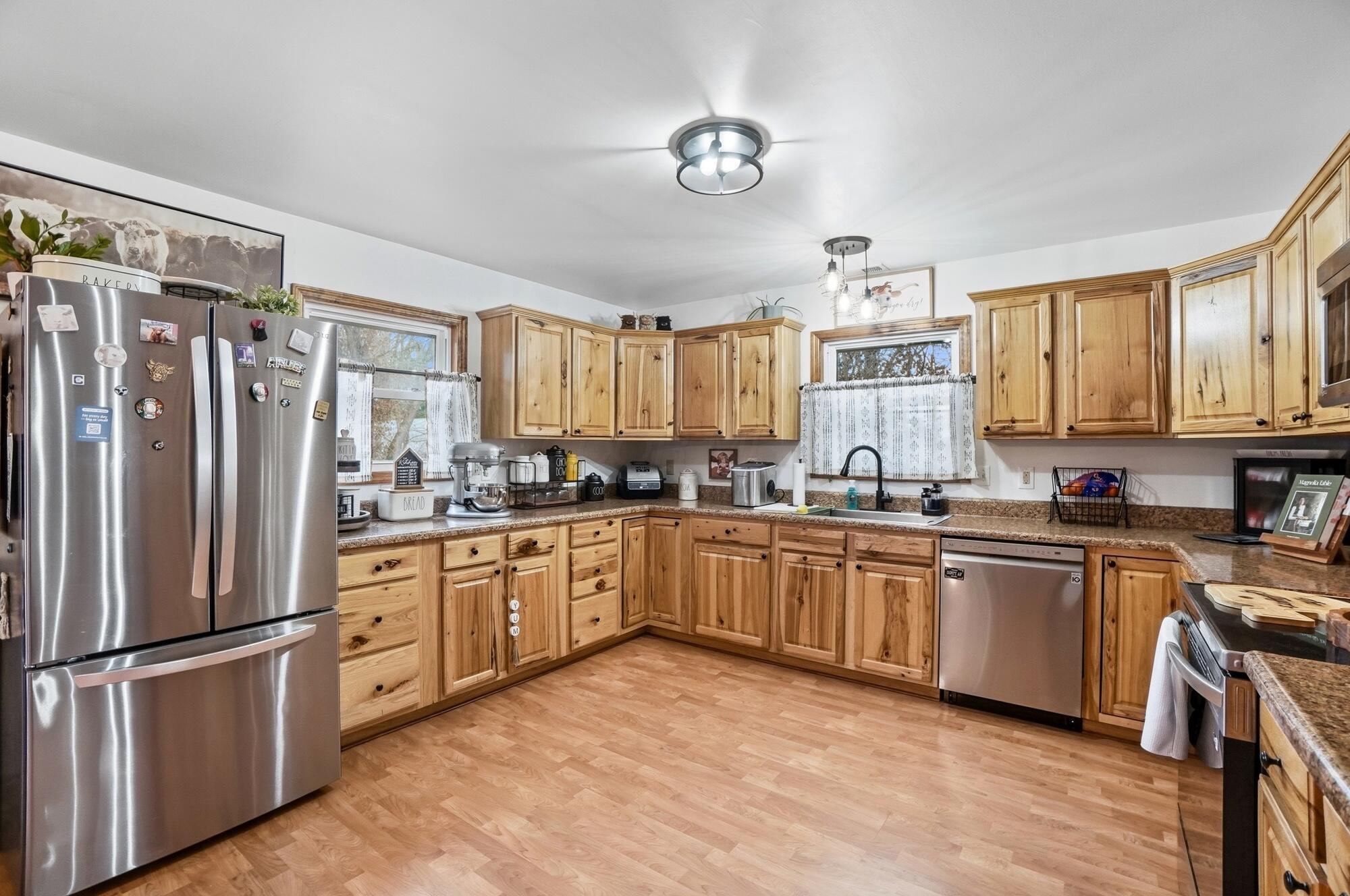 832 East Jackson Road Springfield, OH 45502 - Photo 10 of 39 Kitchen - 1