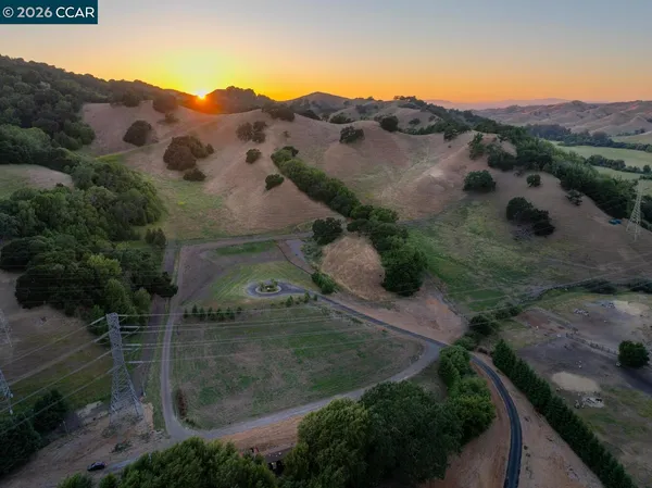 $1,599,000 | 60 Hampton Road, Martinez, CA 94553