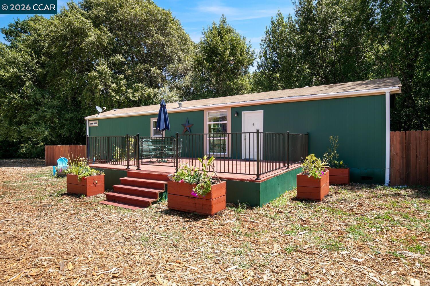 60 Hampton Road Martinez, CA 94553 - Photo 11 of 39