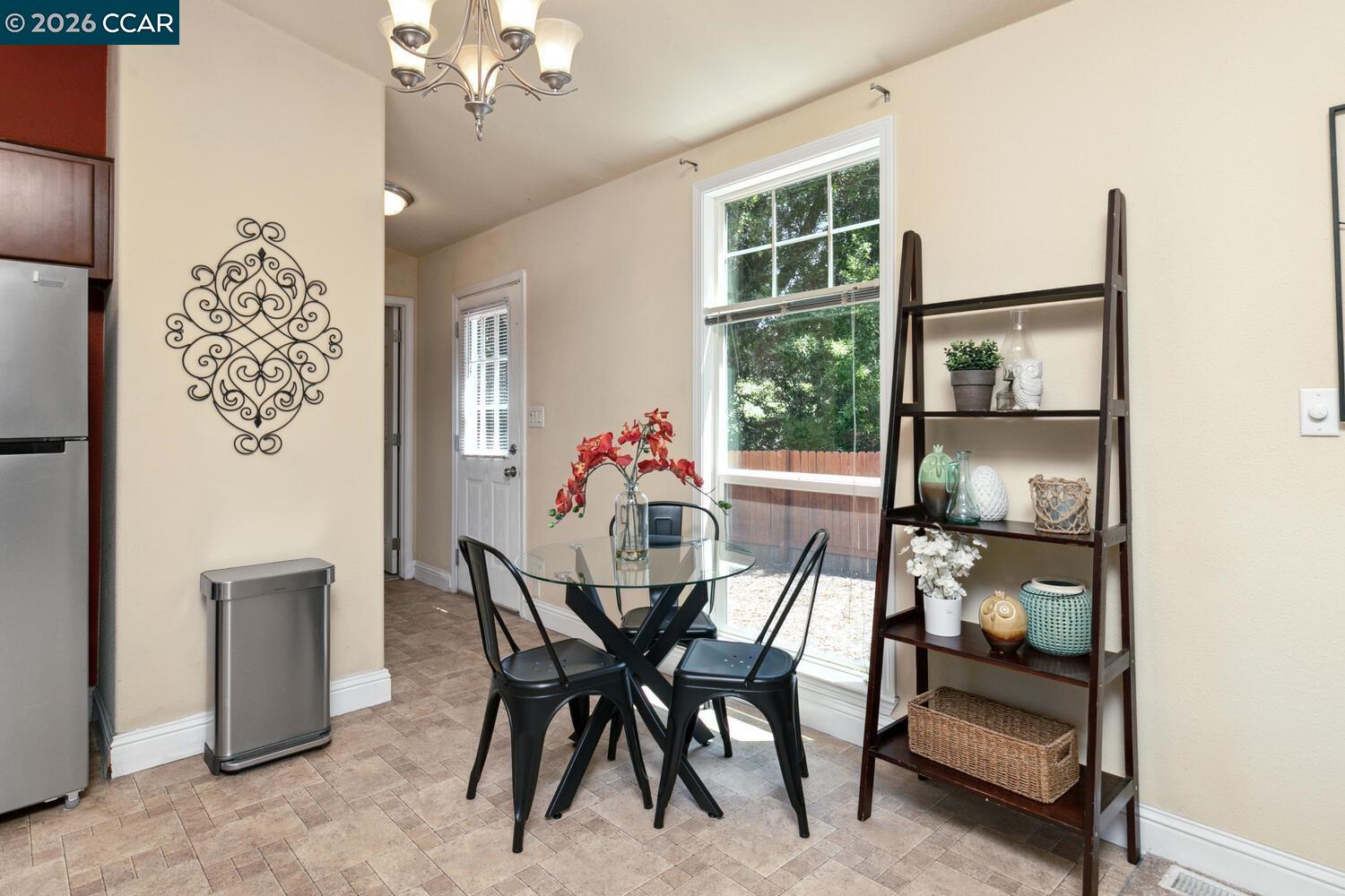 60 Hampton Road Martinez, CA 94553 - Photo 20 of 39