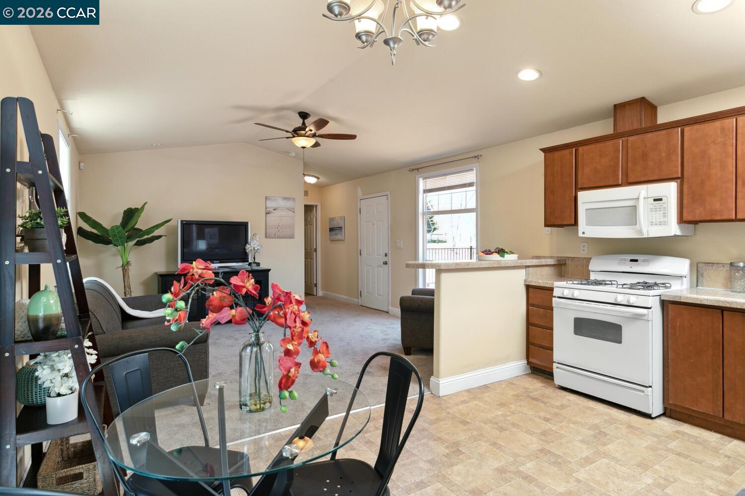 60 Hampton Road Martinez, CA 94553 - Photo 21 of 39