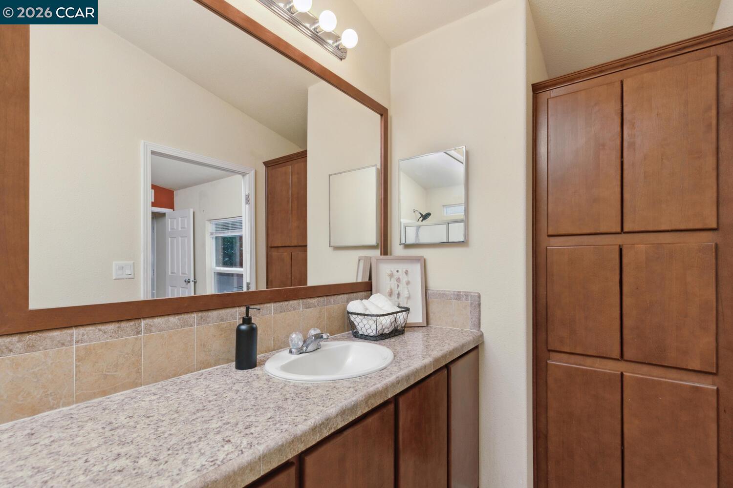 60 Hampton Road Martinez, CA 94553 - Photo 26 of 39