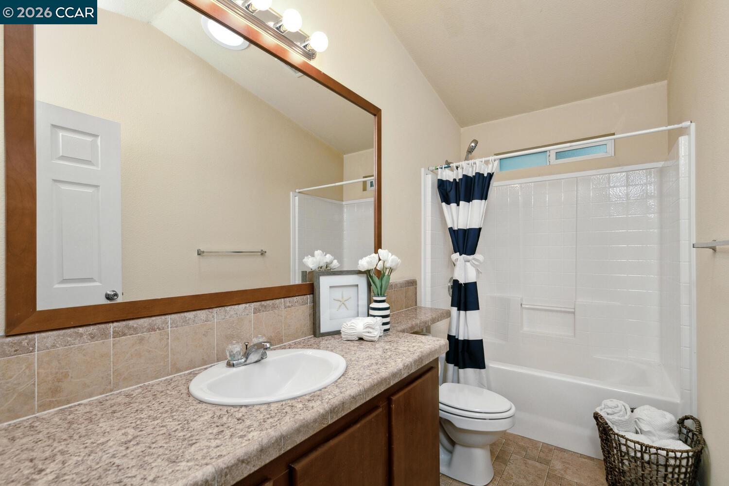 60 Hampton Road Martinez, CA 94553 - Photo 28 of 39